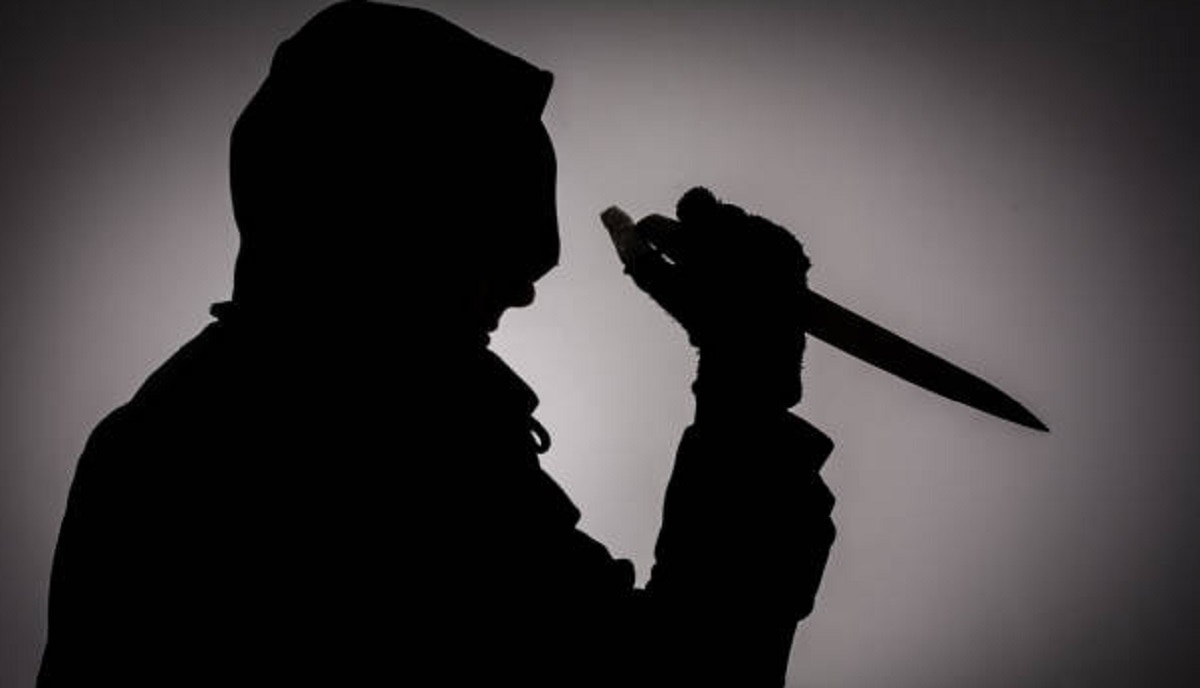 husband murder wife Stabbed with knife 