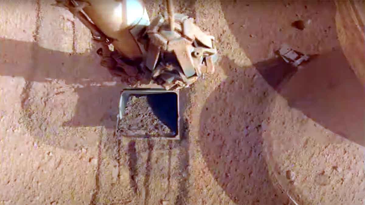 NASA InSight Detects 2 Quakes on Mars