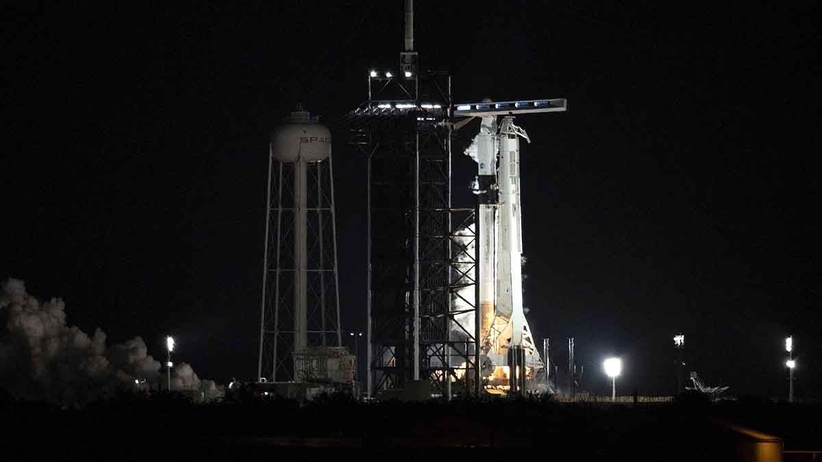 NASA SpaceX Moonwalkers