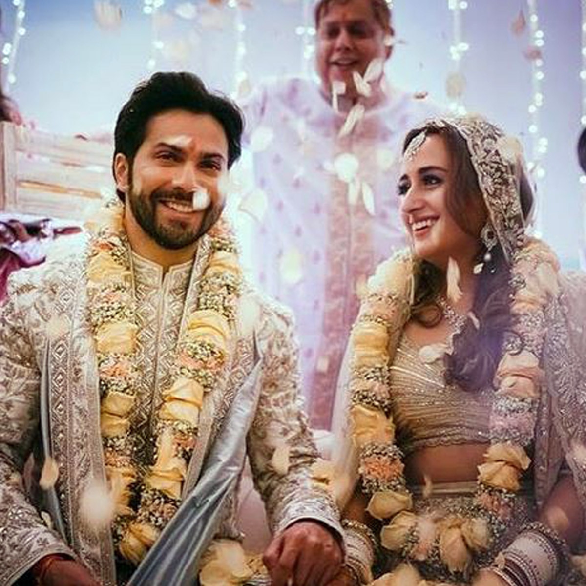 वरुण धवन संग नताशा दलाल