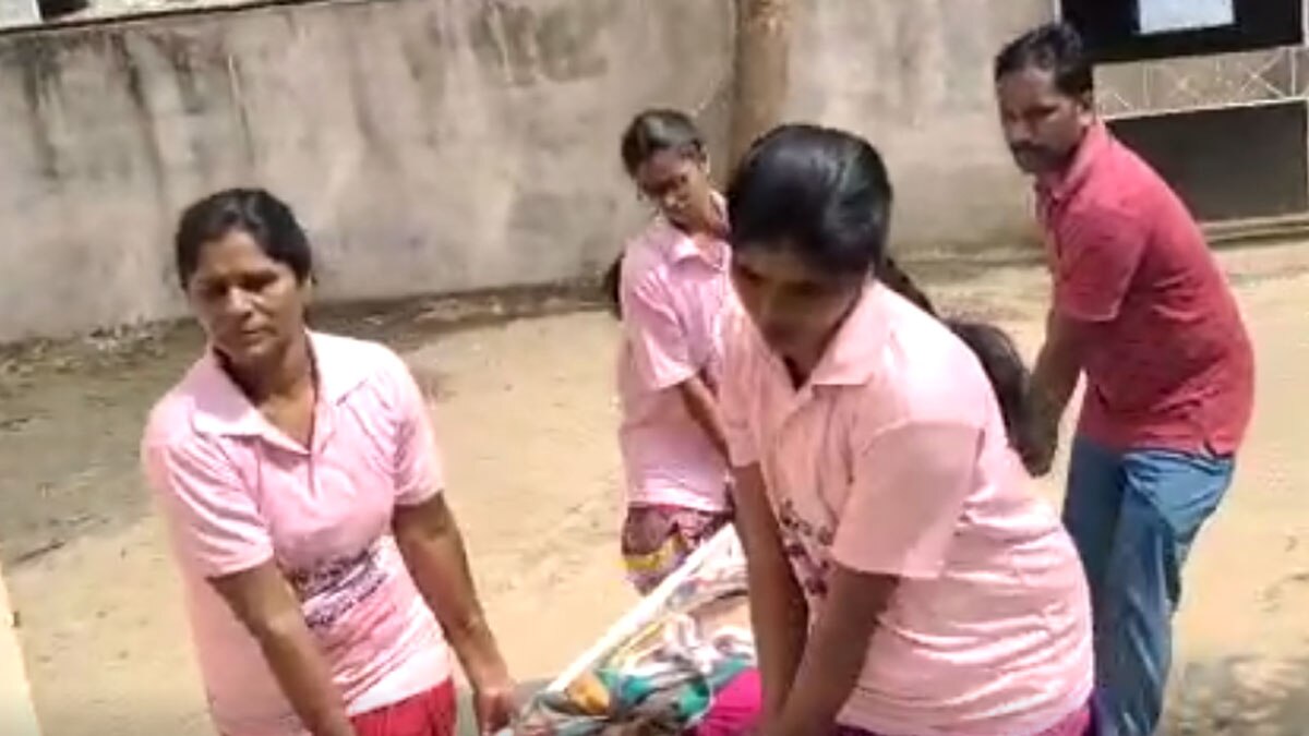 16 साल की देवीश्री पढ़ाई के साथ करती हैं लावारिश लाशों का अंतिम संस्कार 