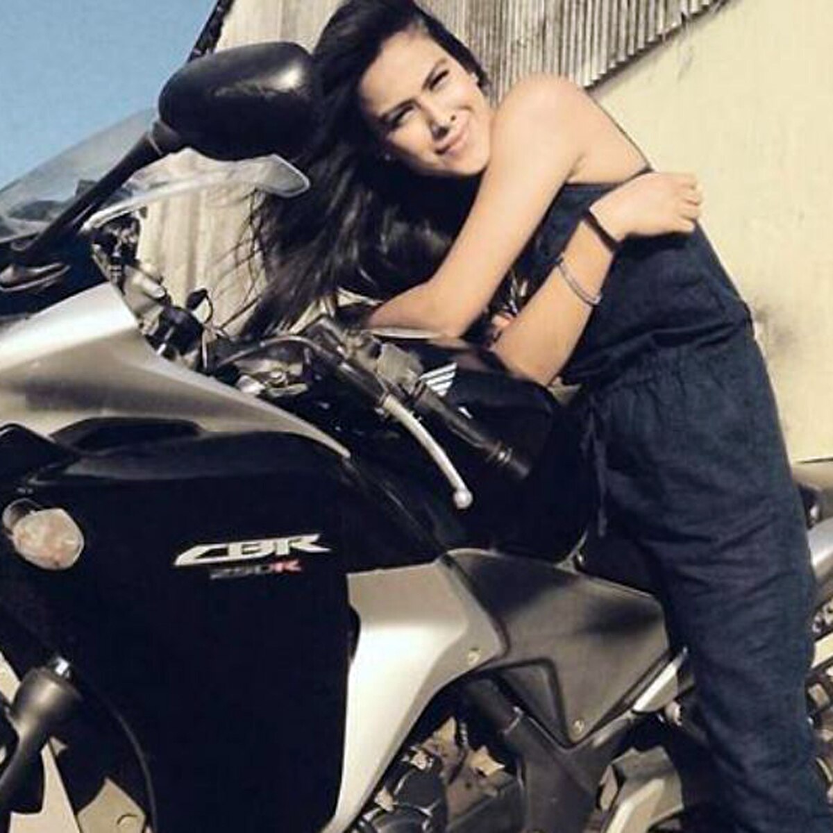 निया शर्मा