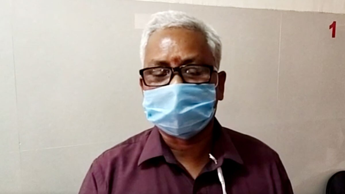 बुजुर्ग को पहला डोज कोवैक्सीन का लगा और दूसरा कोविशील्ड का