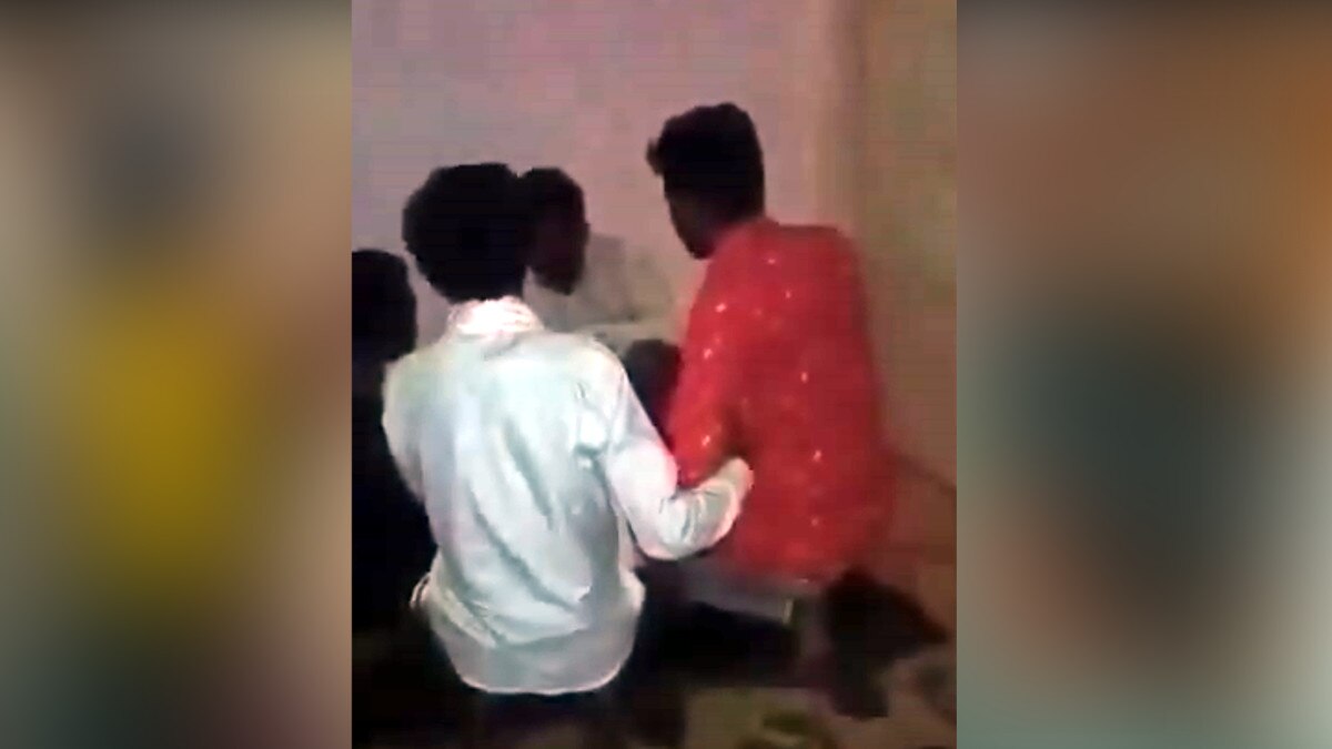 लड़की को 5वीं बार देखने के बाद क‍िया नापसंद, बंद कमरे में मंगेतर की पिटाई का वीडियो वायरल