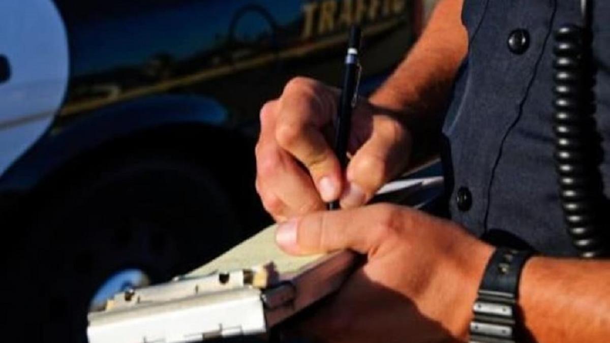 पुलिस के सामने किया Fart, महीनों चला केस और अब हुआ जुर्माना