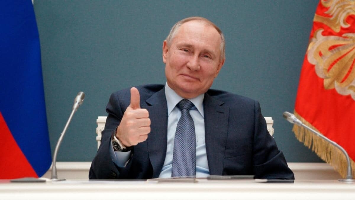 पुतिन के सैकड़ों अधिकारी क्वारंटीन