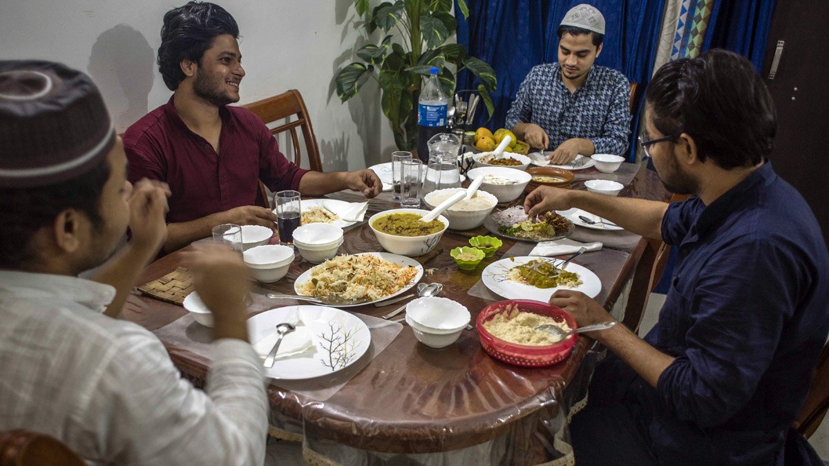 किस तरह खोला जाता है रोजा