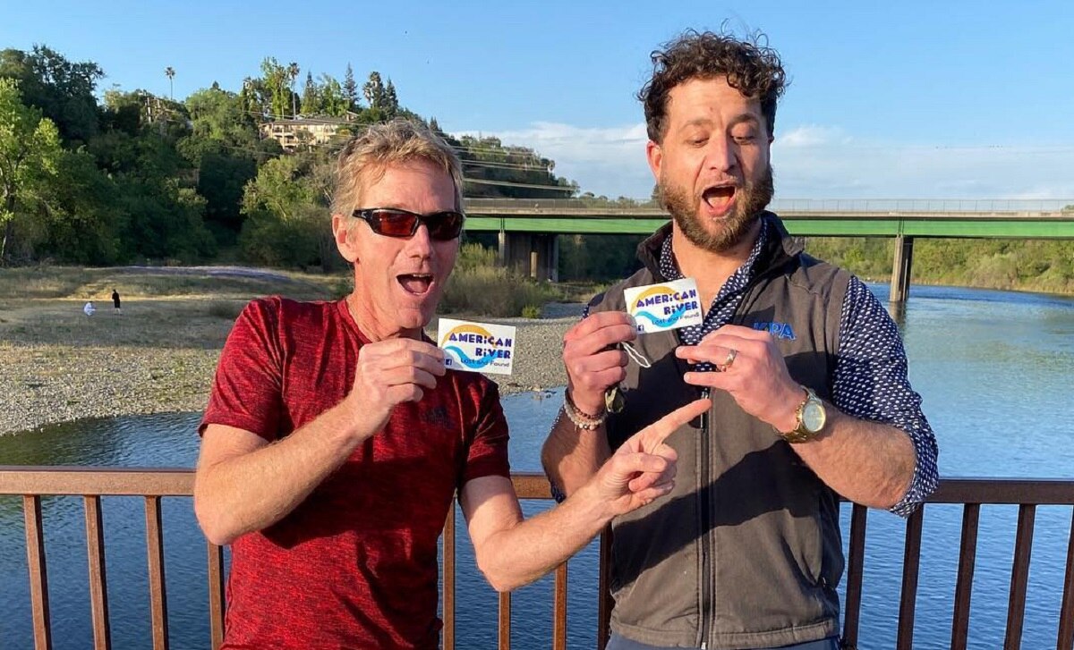 नदी में गिरी शादी की अंगूठी