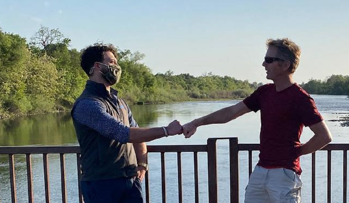 नदी में गिरी शादी की अंगूठी