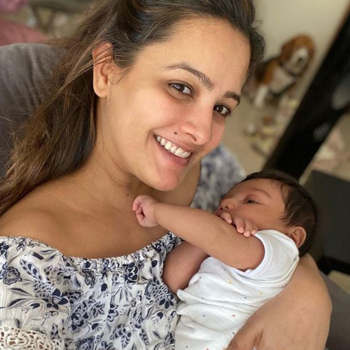 अनीता हसनंदानी बेटे आरव के साथ 