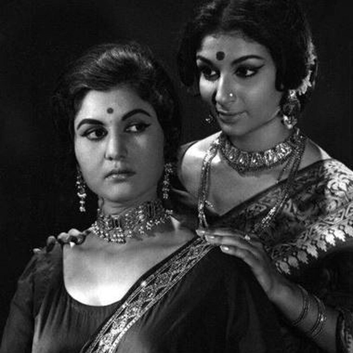 शर्मिला टैगोर संग शशिकला