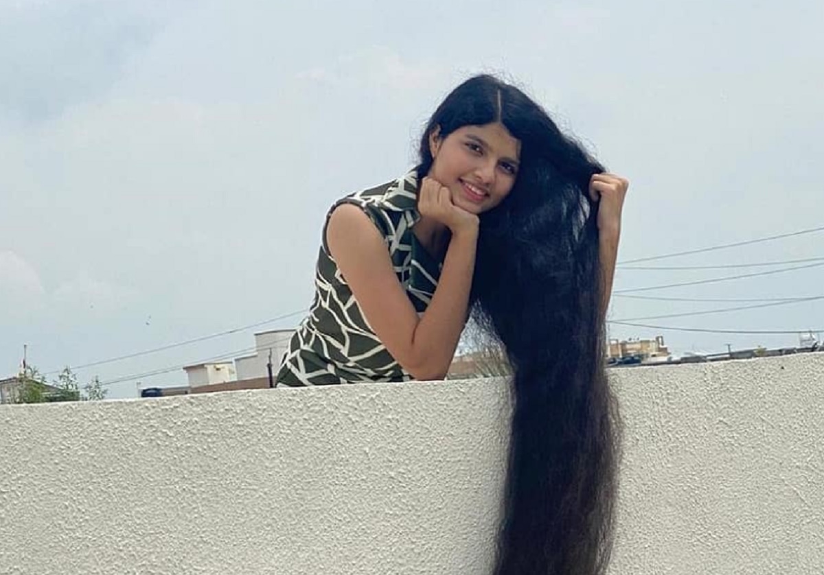 nilanshi patel longest hair