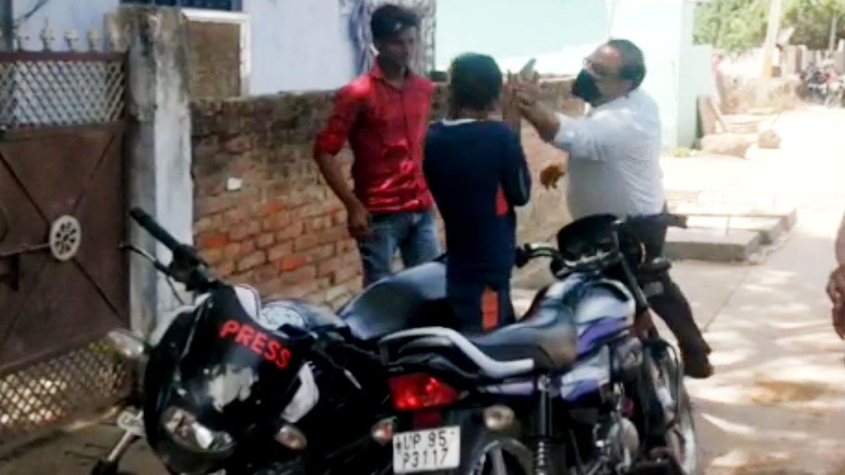 एसडीएम ने नाबालिग को जड़े थप्पड़ - (फोटो: वायरल वीडियो ग्रैब)