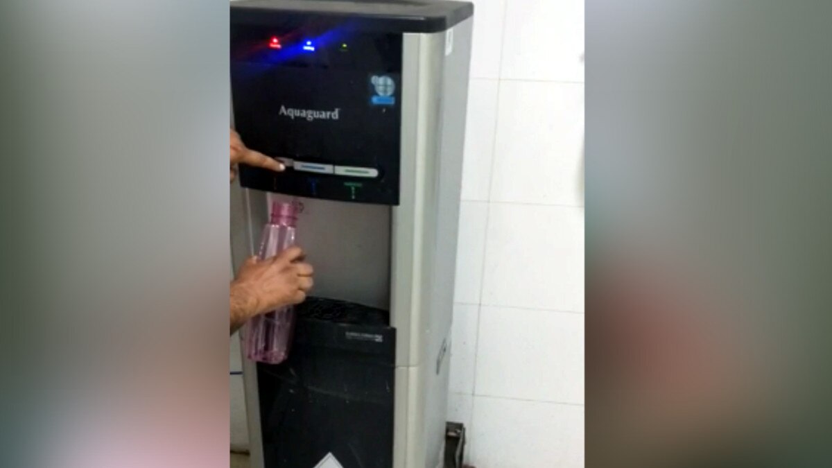 हॉस्प‍िटल में 48 घंटों से नहीं पीने का पानी, बाथरूम की टोटी से पीने को मजबूर मरीज