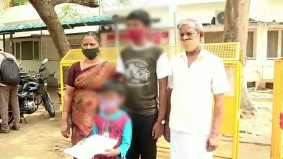 15 साल के लड़के ने एसपी से की श‍िकायत, सगी मां देना चाहती है दोनों भाइयों की बल‍ि  