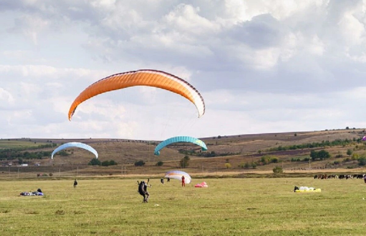 स्काईडाइविंग 