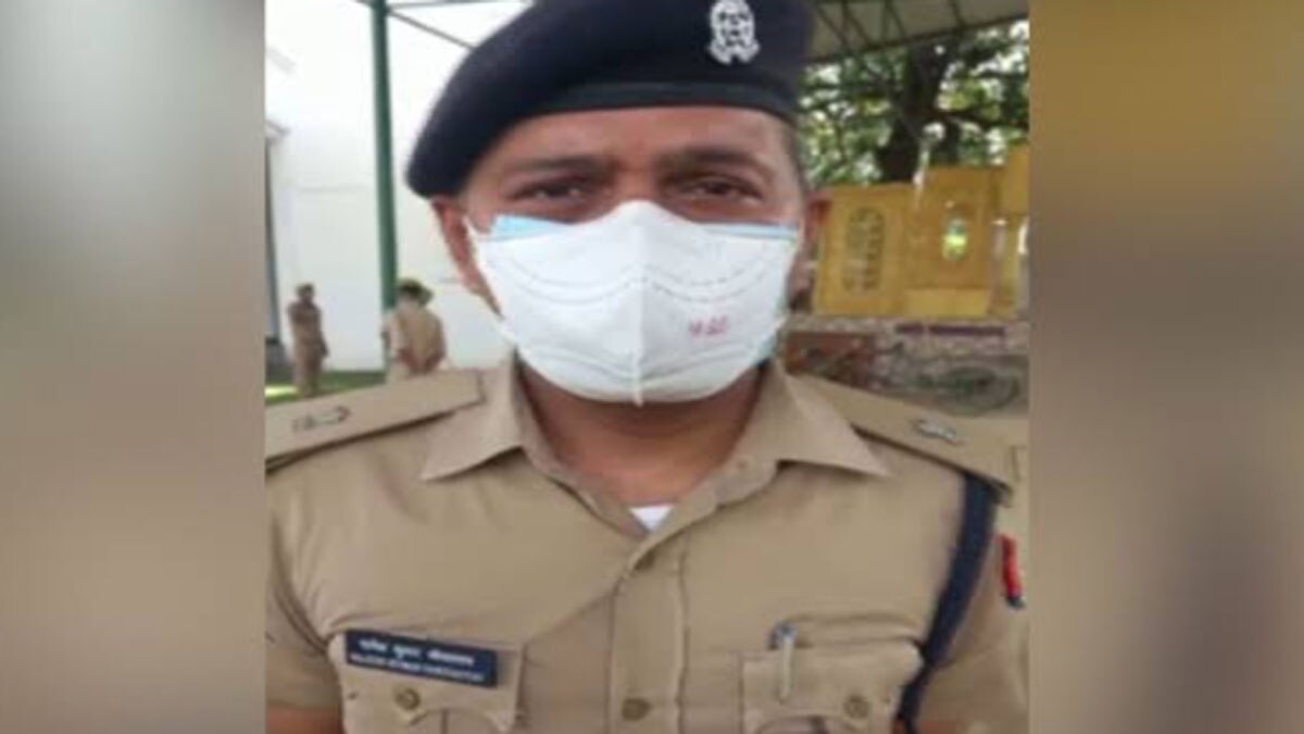 पत्नी पर दोस्तों संग शारीरिक संबंध बनाने का दबाव डाल रहा था पति 