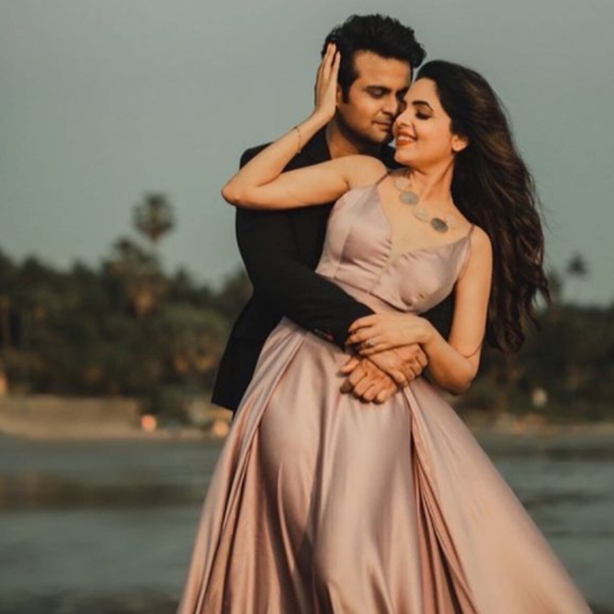 सुगंधा मिश्रा-संकेत भोसले 