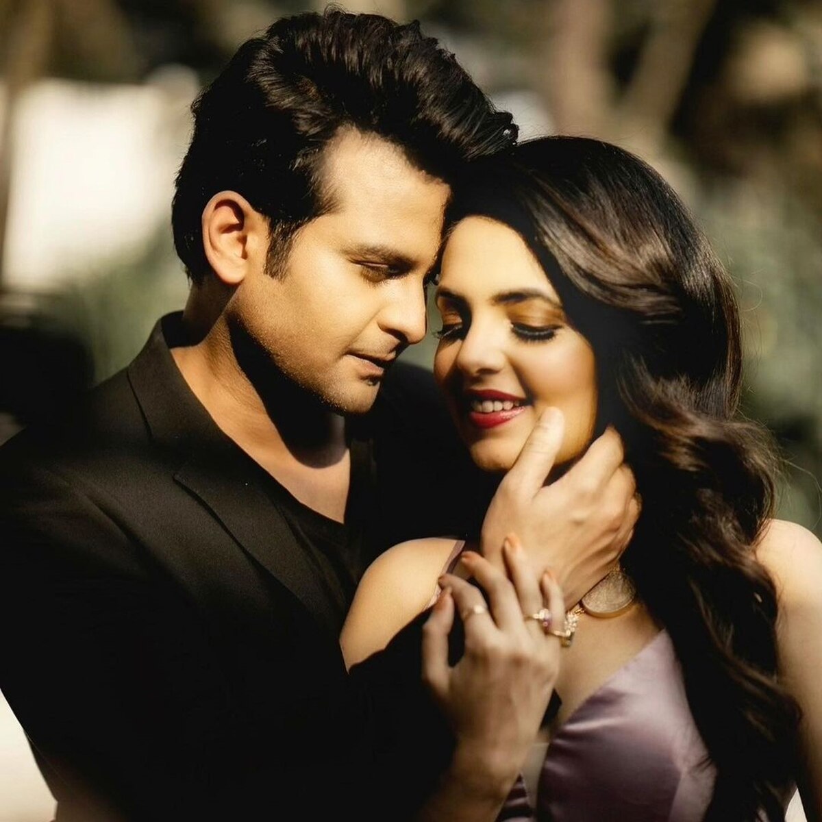 सुगंधा मिश्रा-संकेत भोसले 