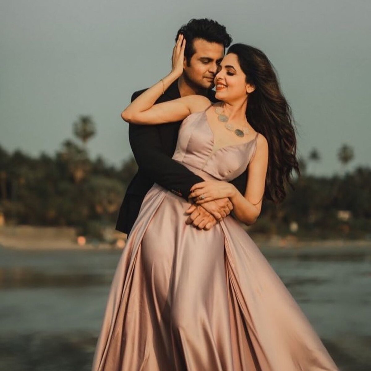 सुगंधा मिश्रा-संकेत भोसले 