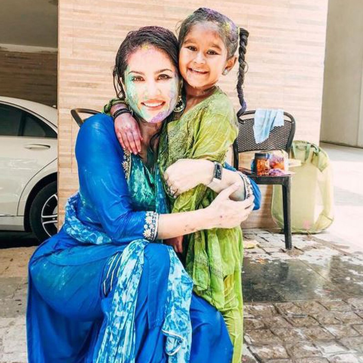 बेटी संग सनी लियोनी 