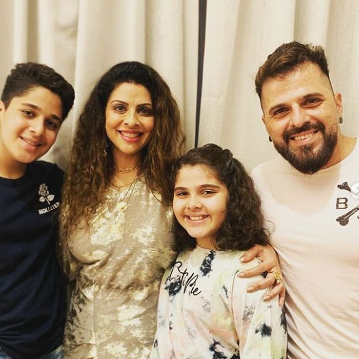 तनाज ईरानी फैम‍िली के साथ 