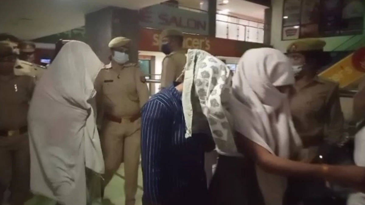 नोएडा के मॉल में स्पा के नाम पर चल रहा था सेक्स रैकेट