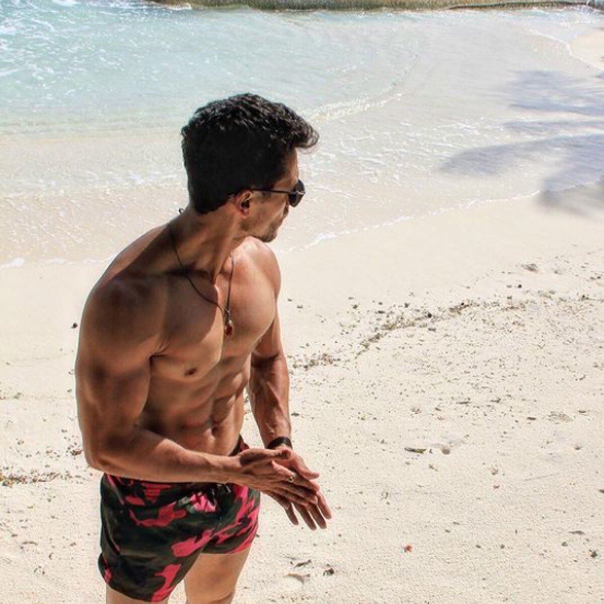  टाइगर श्रॉफ 