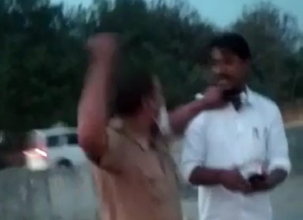 महिला बीजेपी नेता ने पुलिस वाले को मारा थप्पड़