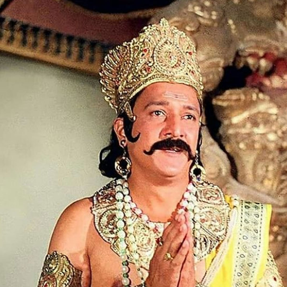 विभीषण (मुकेश रावल)