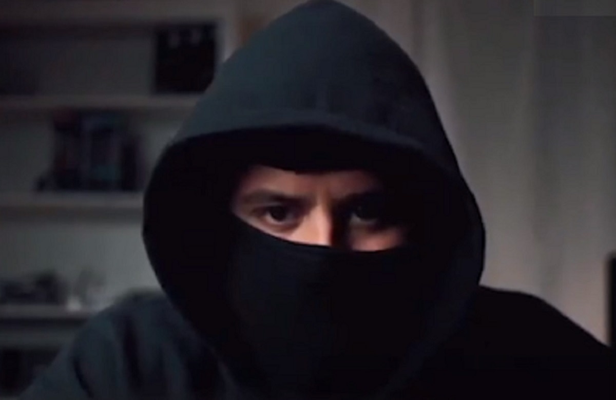 husband murder wife Stabbed with knife 