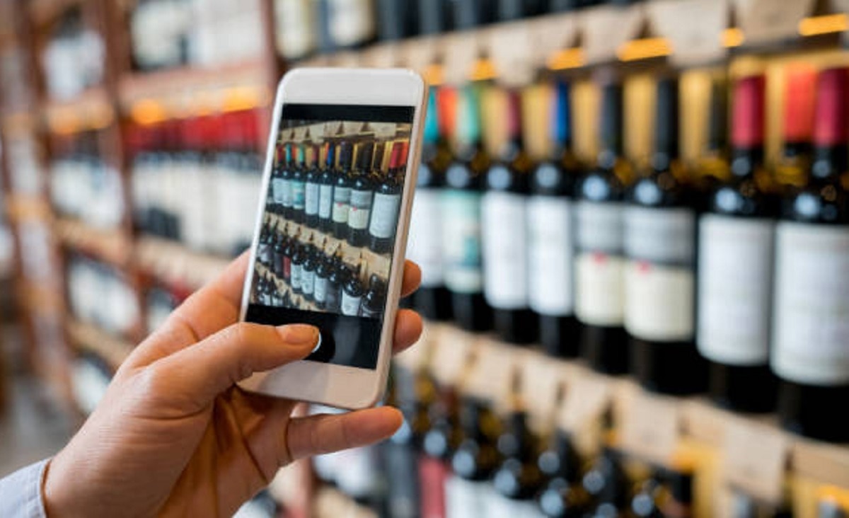 शराब दुकान की रिकॉर्डतोड़ नीलामी