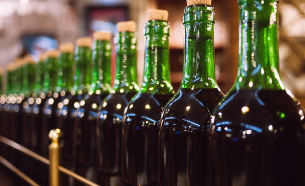 शराब दुकान की रिकॉर्डतोड़ नीलामी