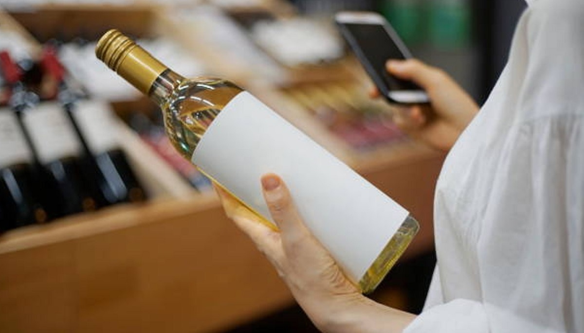 शराब दुकान की रिकॉर्डतोड़ नीलामी