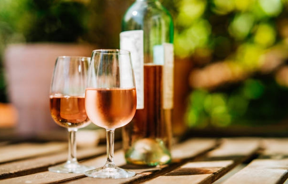 शराब दुकान की रिकॉर्डतोड़ नीलामी