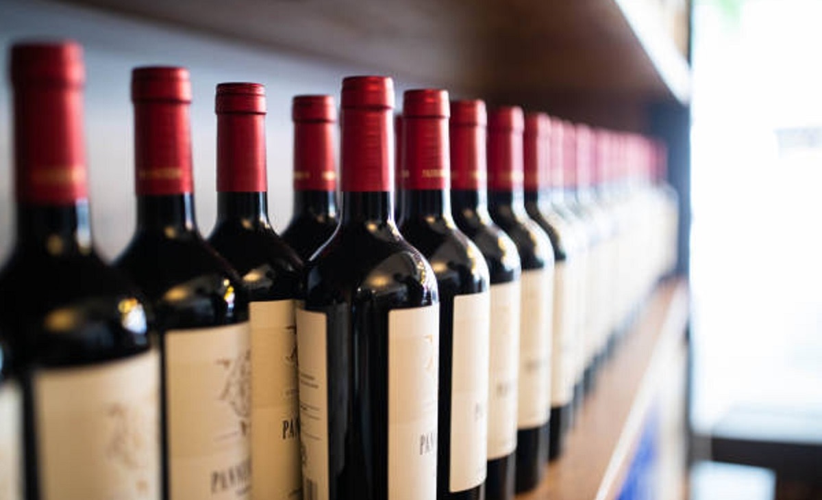 शराब दुकान की रिकॉर्डतोड़ नीलामी