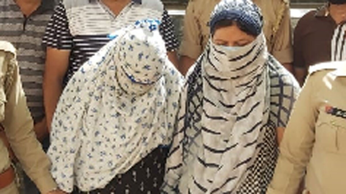  पुलिस ने हनी ट्रैप गैंग के पांच सदस्यों को गिरफ्तार किया 