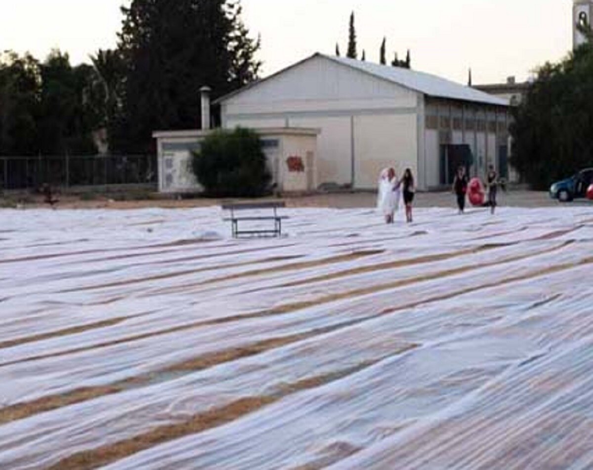 दुल्हन ने पहना 7 KM लंबा वेडिंग ड्रेस