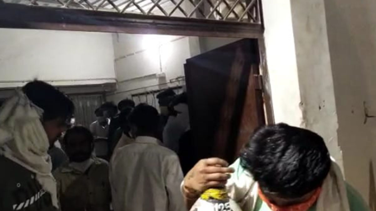 दमोह अस्पताल से लूटे गए ऑक्सीजन  सिलेंडर 