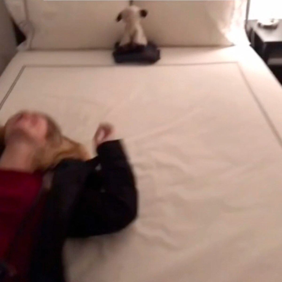 women caught bf iphone feature