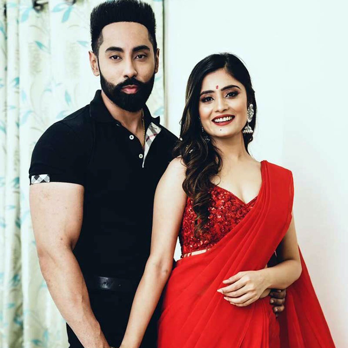 वैशाली टक्कर और डॉक्टर अभिनंदन सिंह 