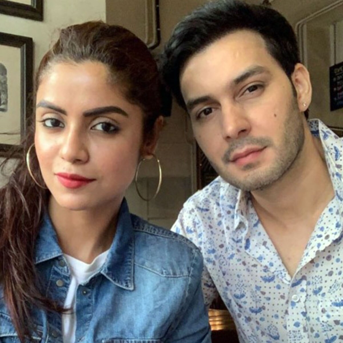 सायंतनी घोष और अनुग्रह तिवारी