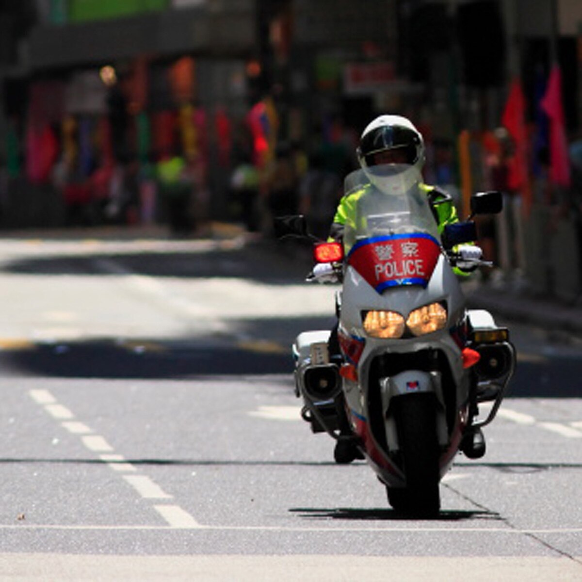 hongkong police officer arrest