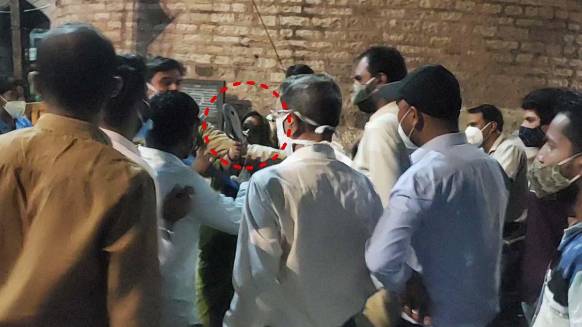 MP: पति का कटा चालान तो आगबबूला हुई पत्नी, SDM को चप्पल उठाकर मारने दौड़ी