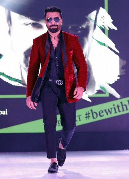  एजाज खान