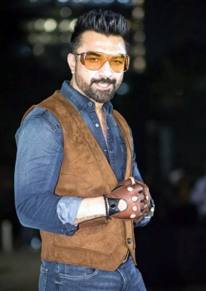  एजाज खान