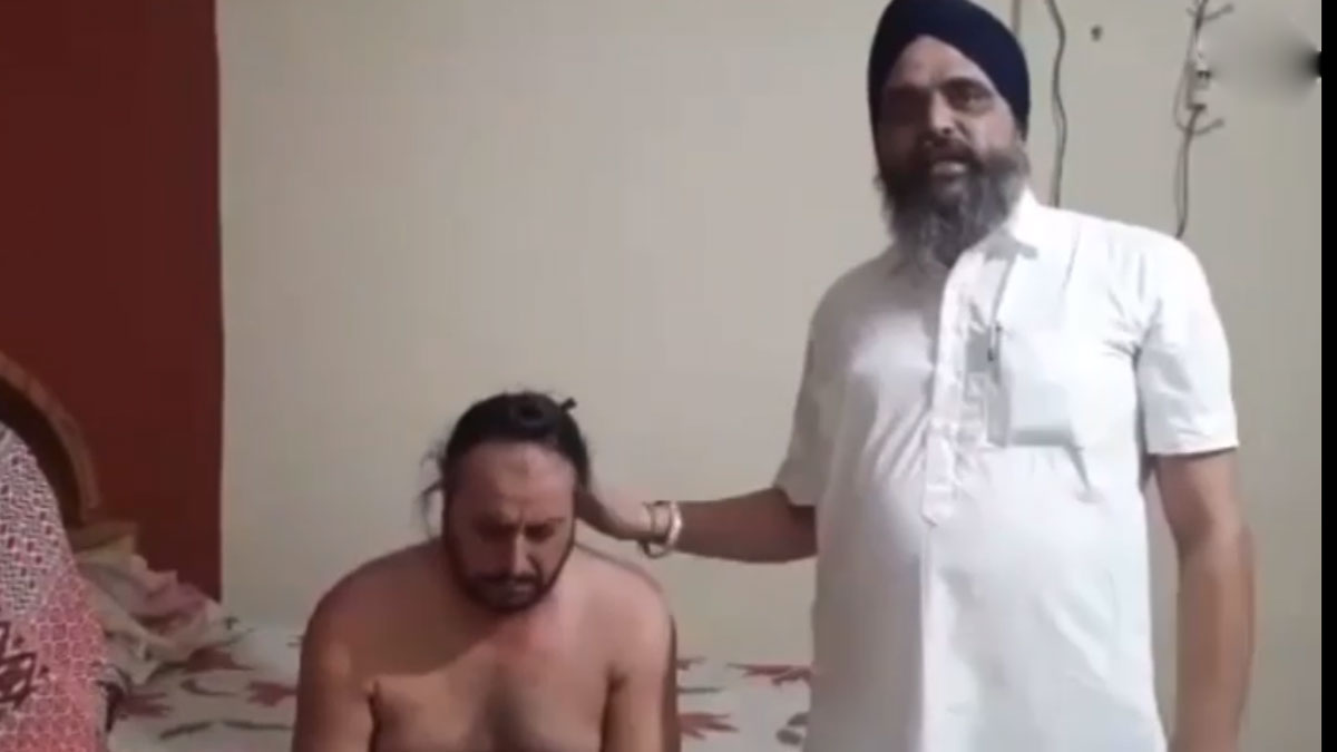 पुलिसकर्मी विधवा महिला को ब्लैकमेल कर उसका शारीरिक शोषण कर रहा था