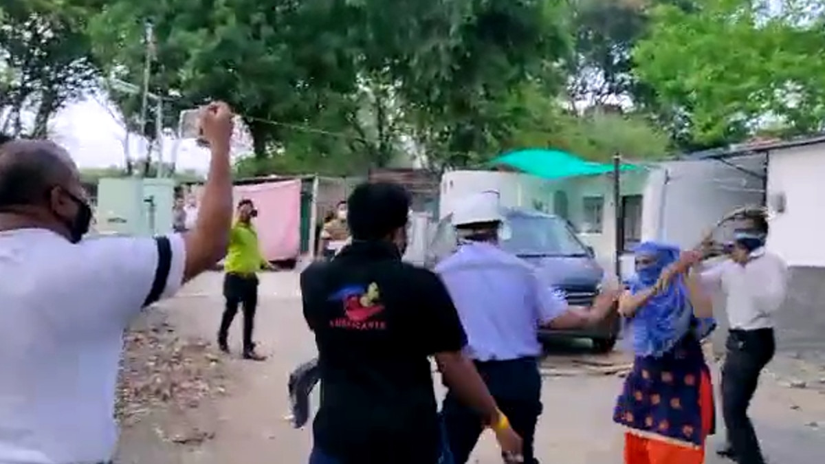  Wife caught her husband 