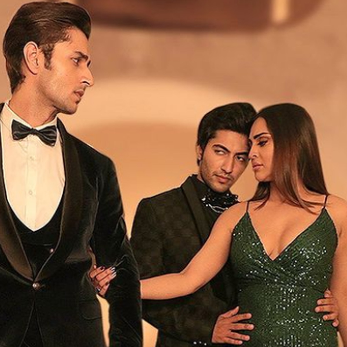 अक्षय खरोड‍िया-क्र‍िस्टल ड‍िसूजा  