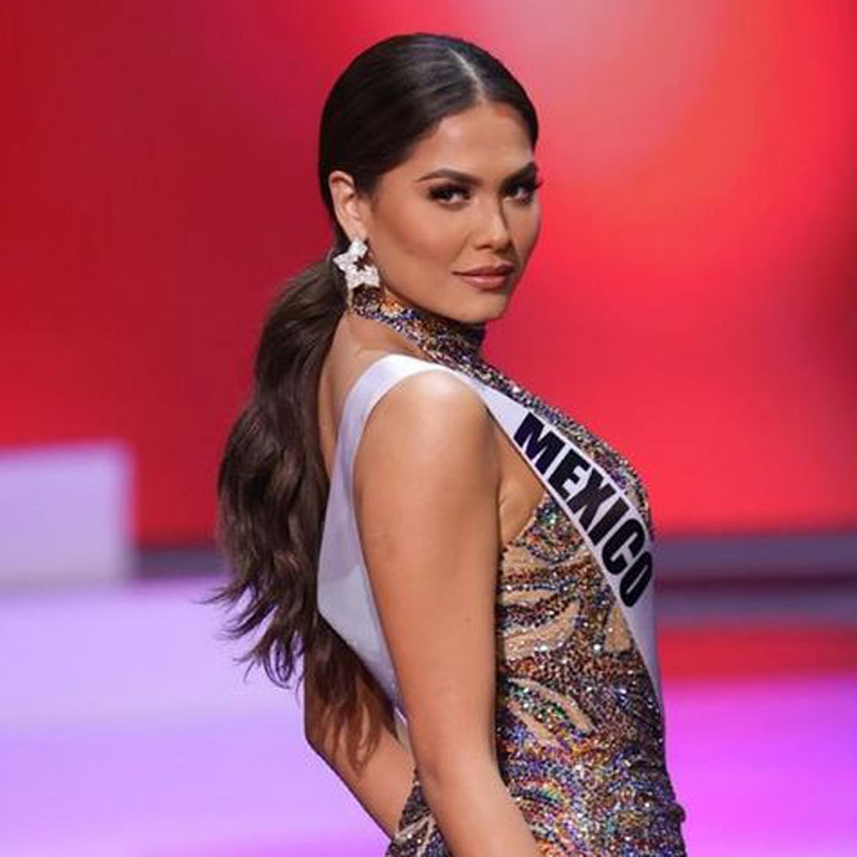  एंड्रिया मेजा 